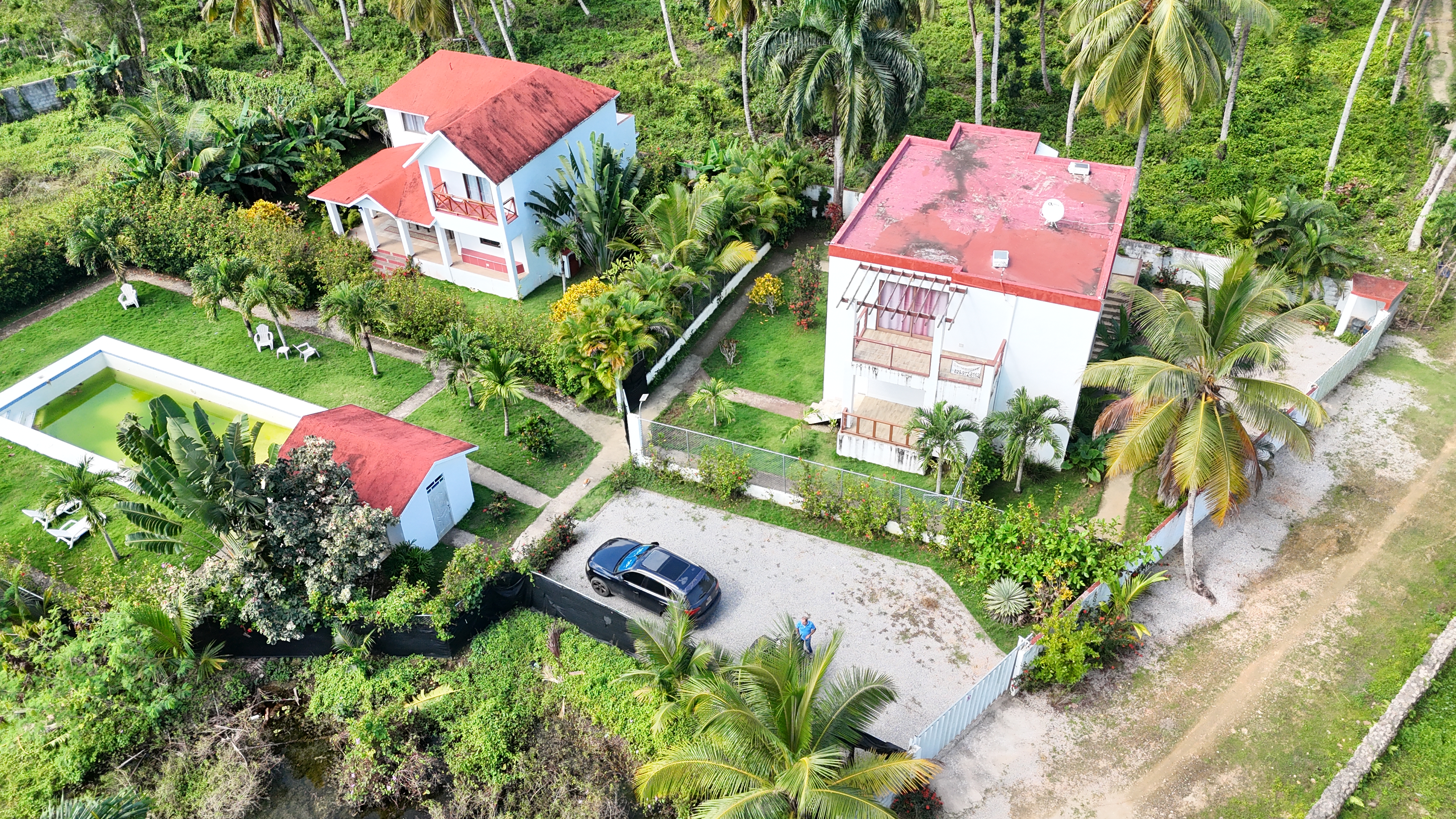 House Just 2 Minutes from the Beach – Two Independent Apartments