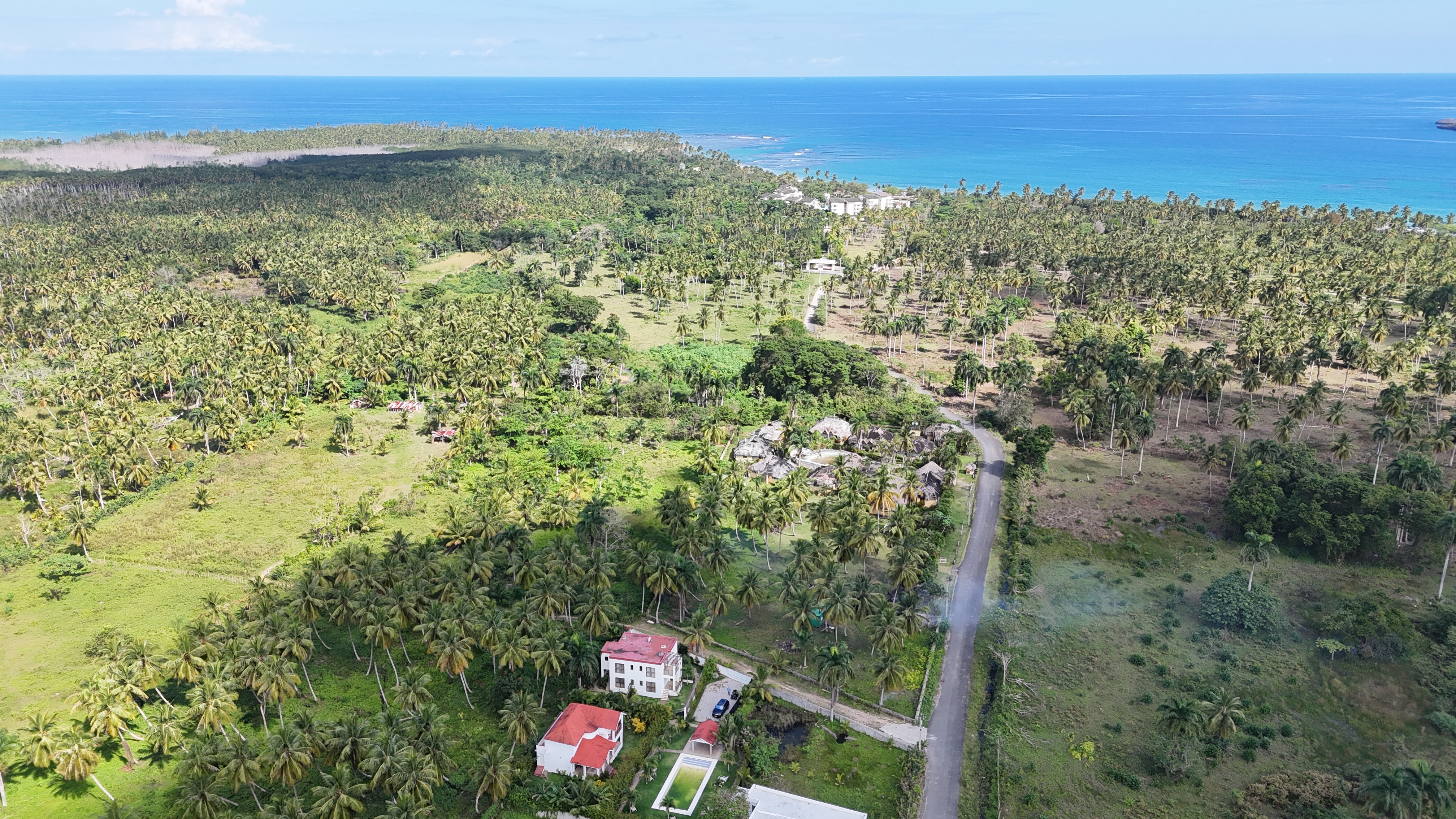 Two-Level House with Large Pool Just 340 Meters from El Limón Beach