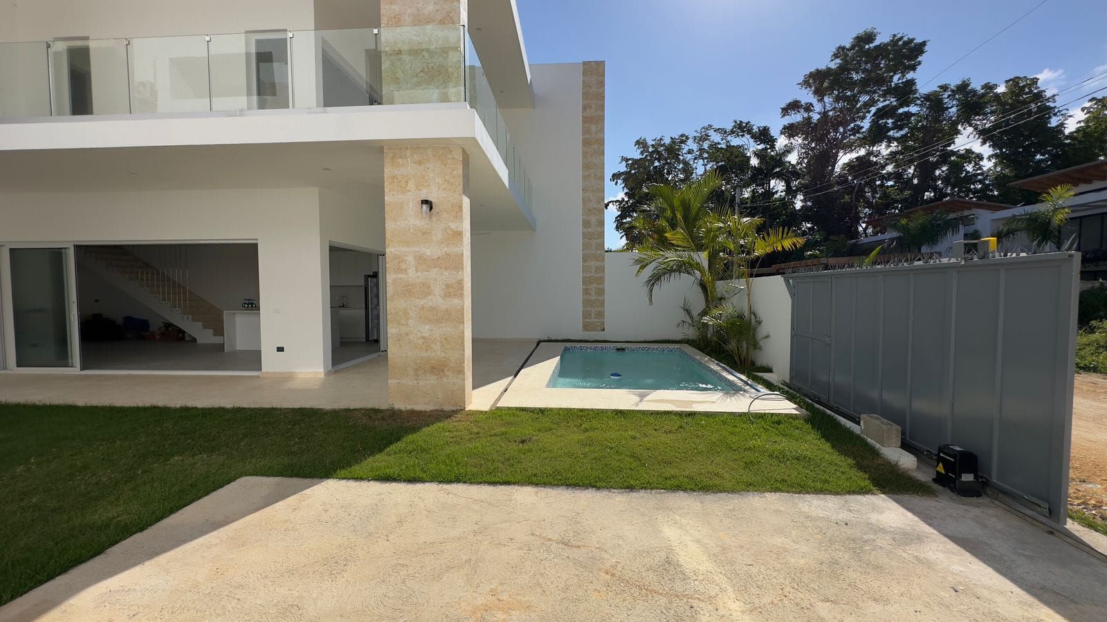 New villa just 400 meters from the beach, in Punta Popy, Las Terrenas