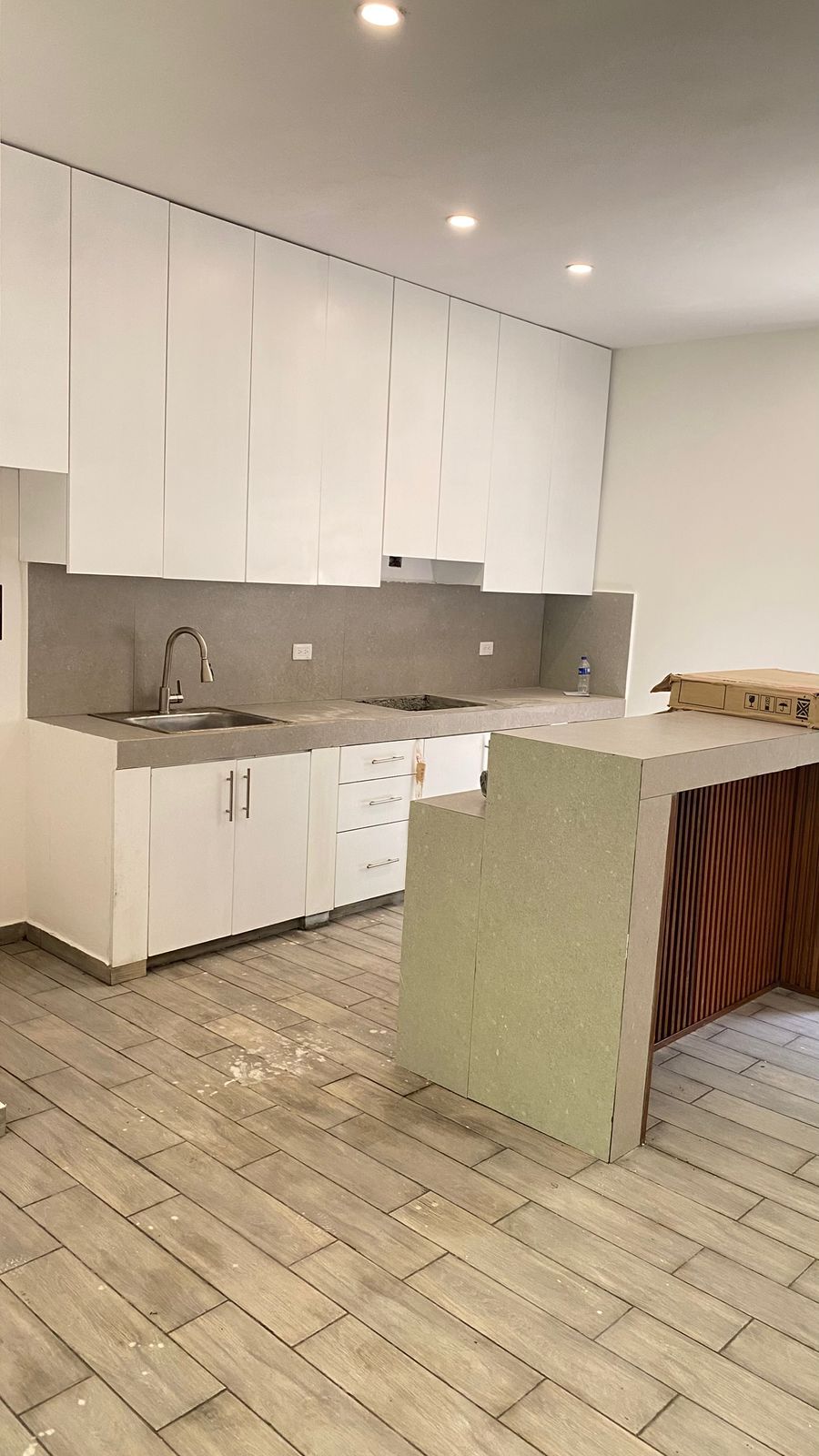 Two Unfurnished Apartments for Long-Term Rent – Comfortable Living Near the Beach