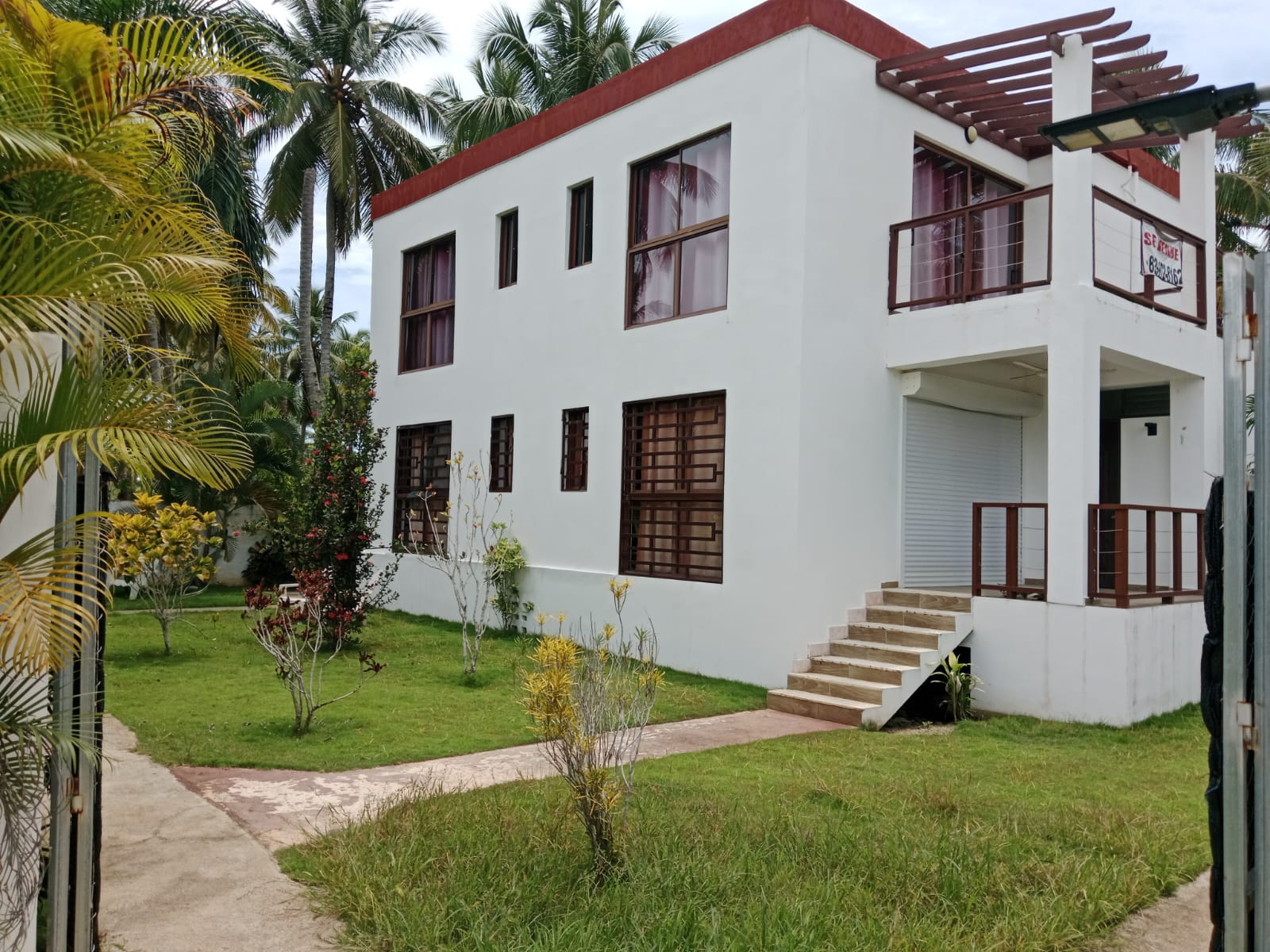 House Just 2 Minutes from the Beach – Two Independent Apartments