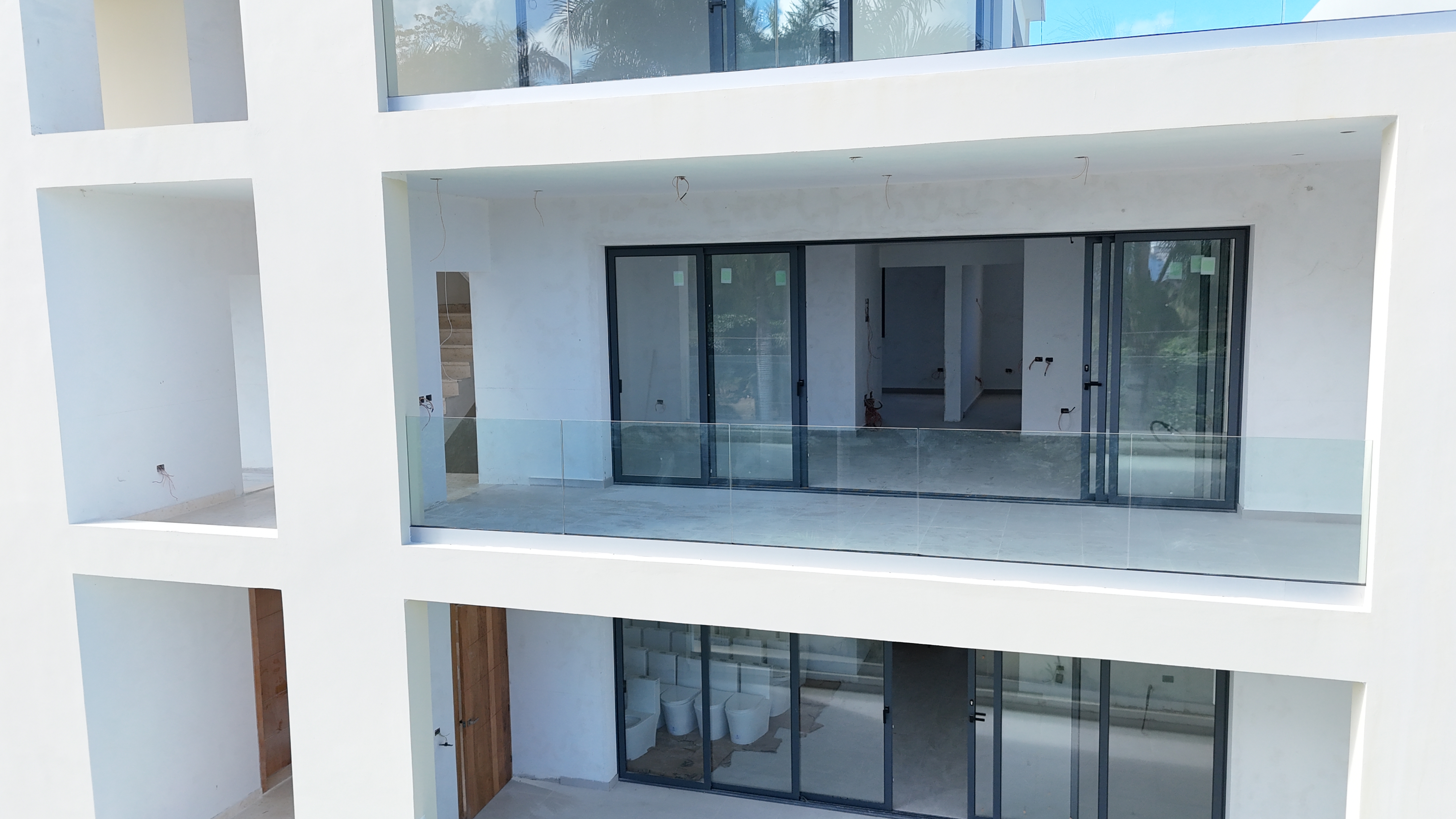 Last 2-bedroom apartment near the beach – USD 230,000