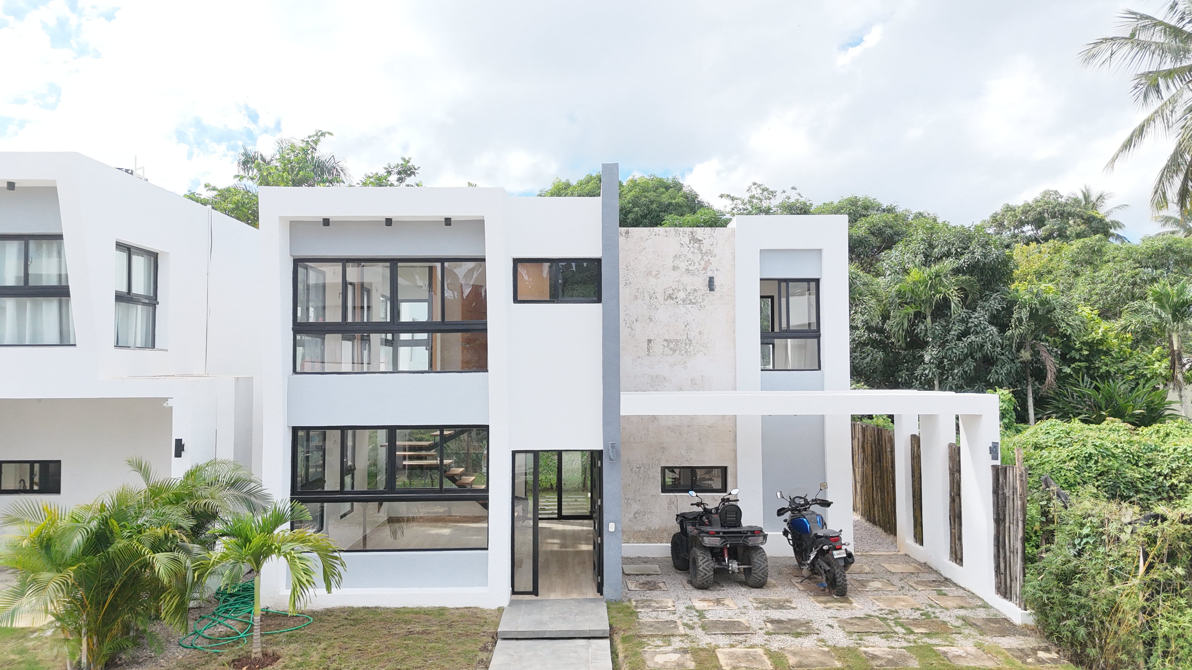 Only 7 minutes from the beach.