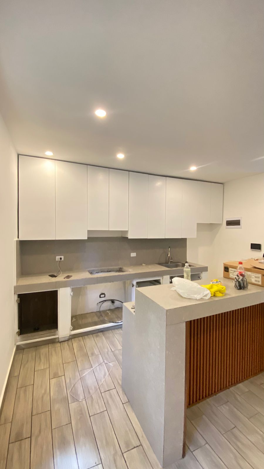 Two Unfurnished Apartments for Long-Term Rent – Comfortable Living Near the Beach