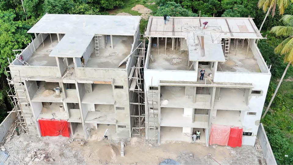 Last  penthouse available in this  project in Bonita beach