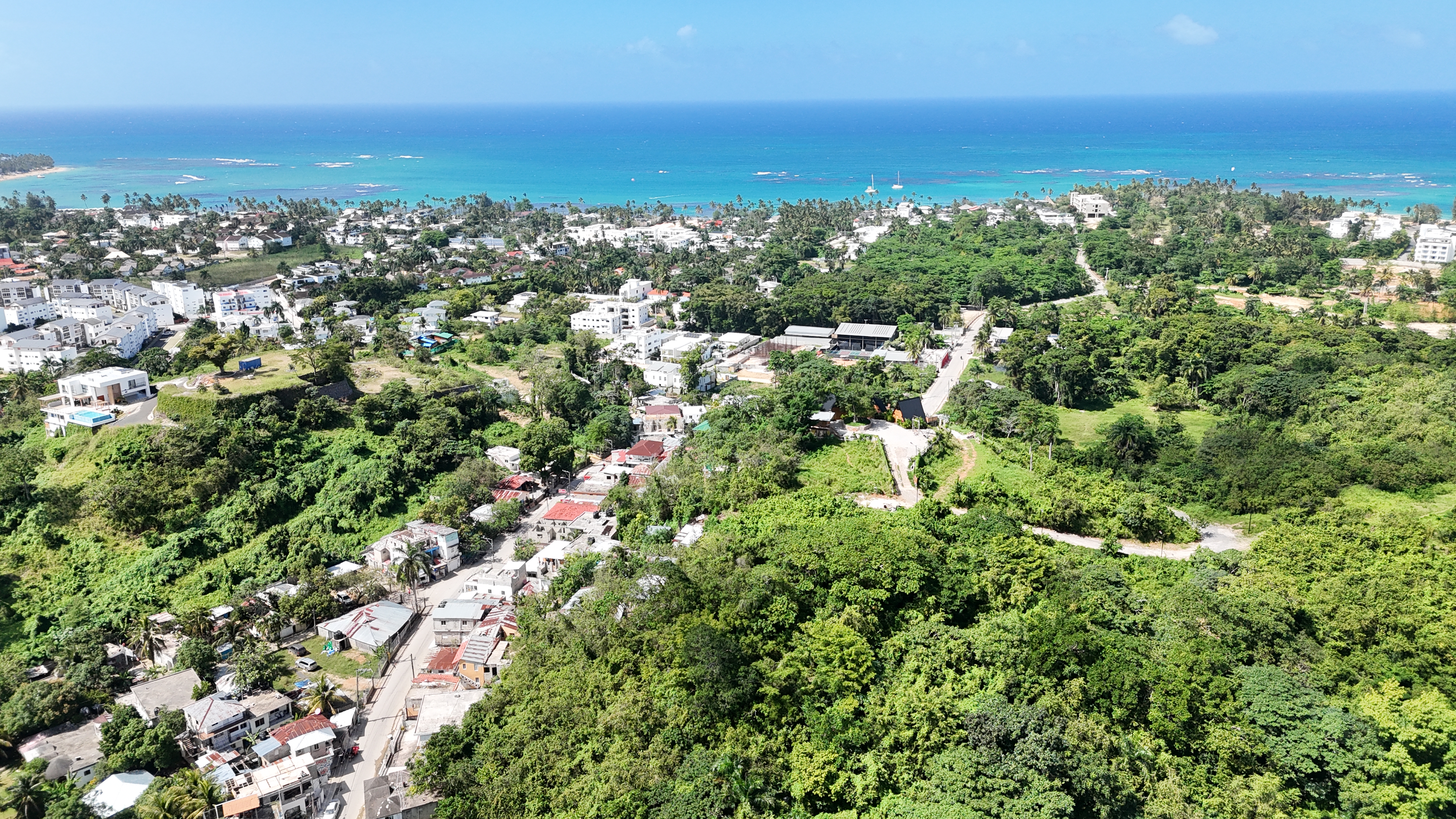 Two-Bedroom Apartment in a Private Gated Community — Just 5 Minutes from the Beach