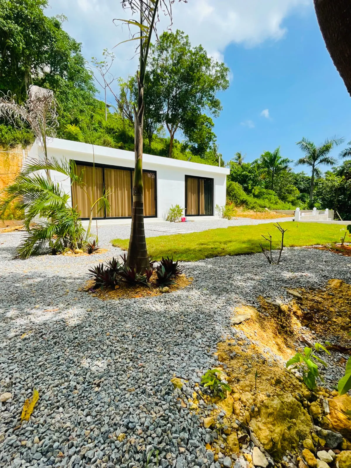 **Acogedora Casa de 2 Habitaciones con Amplio Jardín en La Barbacoa | Las Terrenas**
