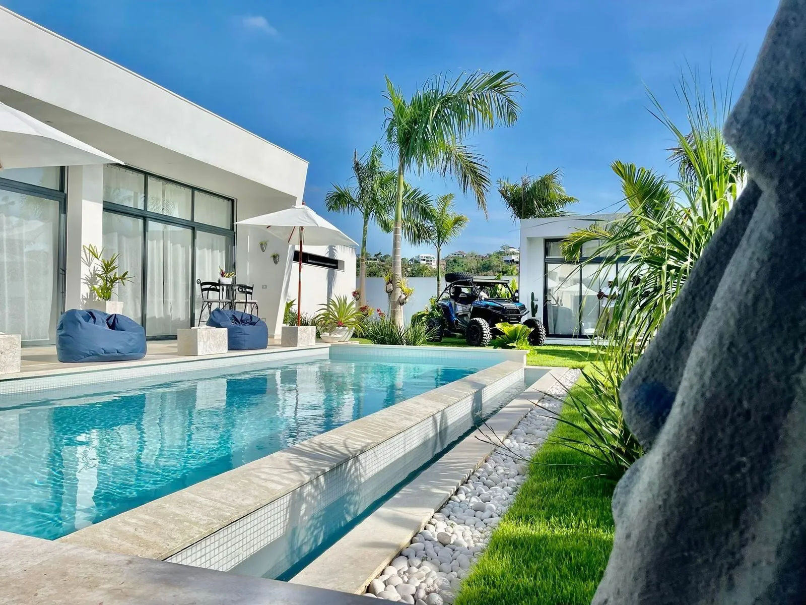 Villa de Lujo y Privacidad Absoluta a Pasos de Playa Punta Popy LAS TERRENAS,  $640 USD / noche.