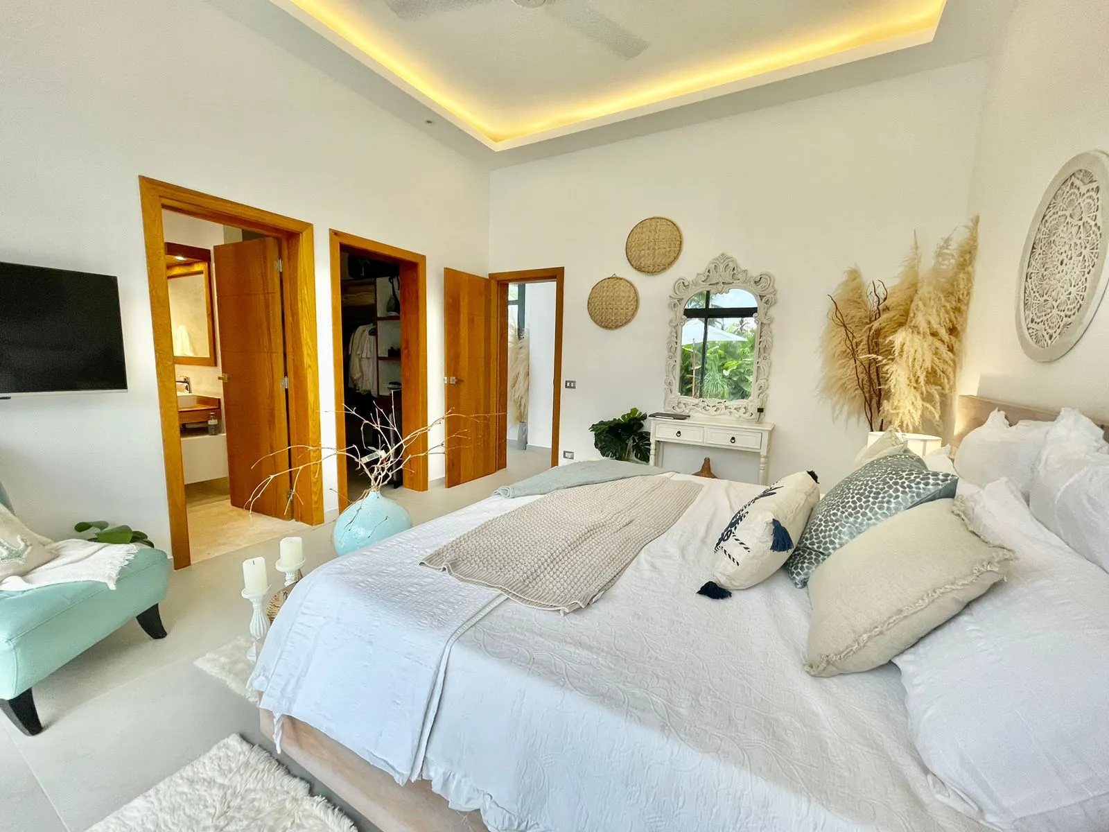 Villa de Lujo y Privacidad Absoluta a Pasos de Playa Punta Popy LAS TERRENAS,  $640 USD / noche.
