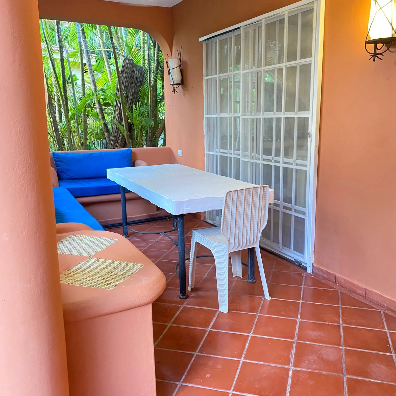 Exclusive Beachside Retreat: Fully Furnished Home with Private Bungalow Just Minutes from Playa Bonita