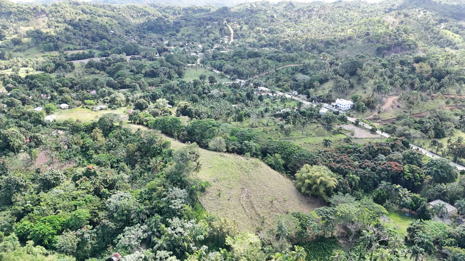 11,445 m² land located in El Limón, just 5 minutes by car from Playa Morón