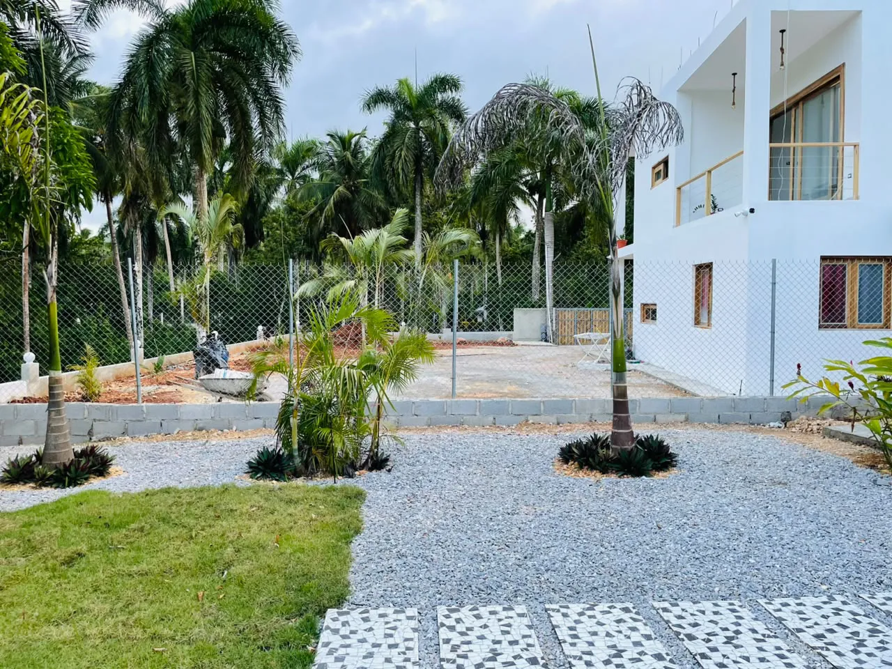 **Acogedora Casa de 2 Habitaciones con Amplio Jardín en La Barbacoa | Las Terrenas**