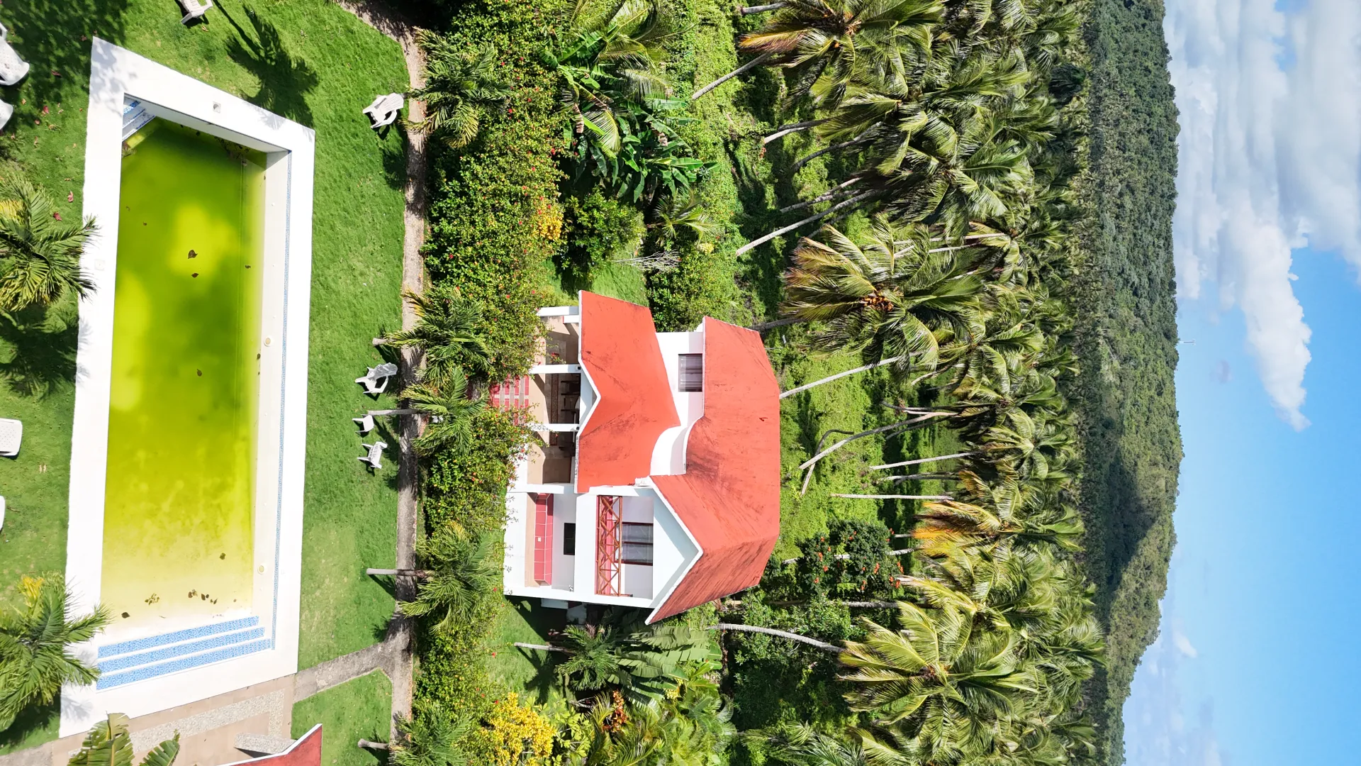 Two-Level House with Large Pool Just 340 Meters from El Limón Beach