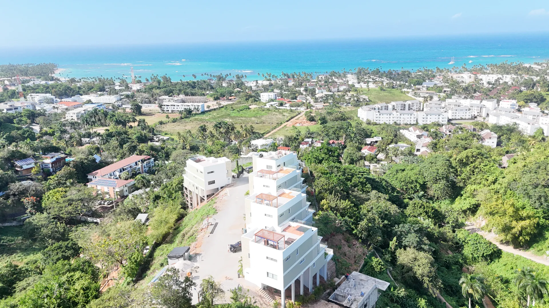 Exclusive residential project of 11 luxury villas in Las Terrenas, located on top of a hill just 600 meters from the beach and the town center.