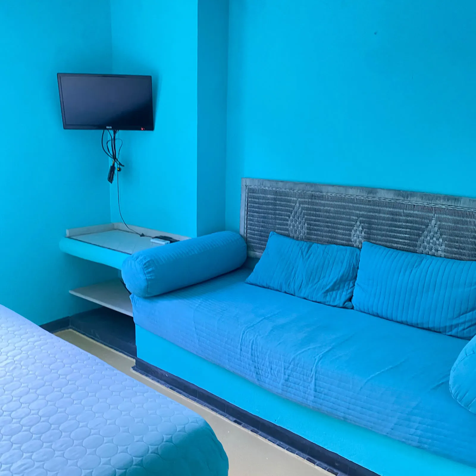 Exclusive Beachside Retreat: Fully Furnished Home with Private Bungalow Just Minutes from Playa Bonita