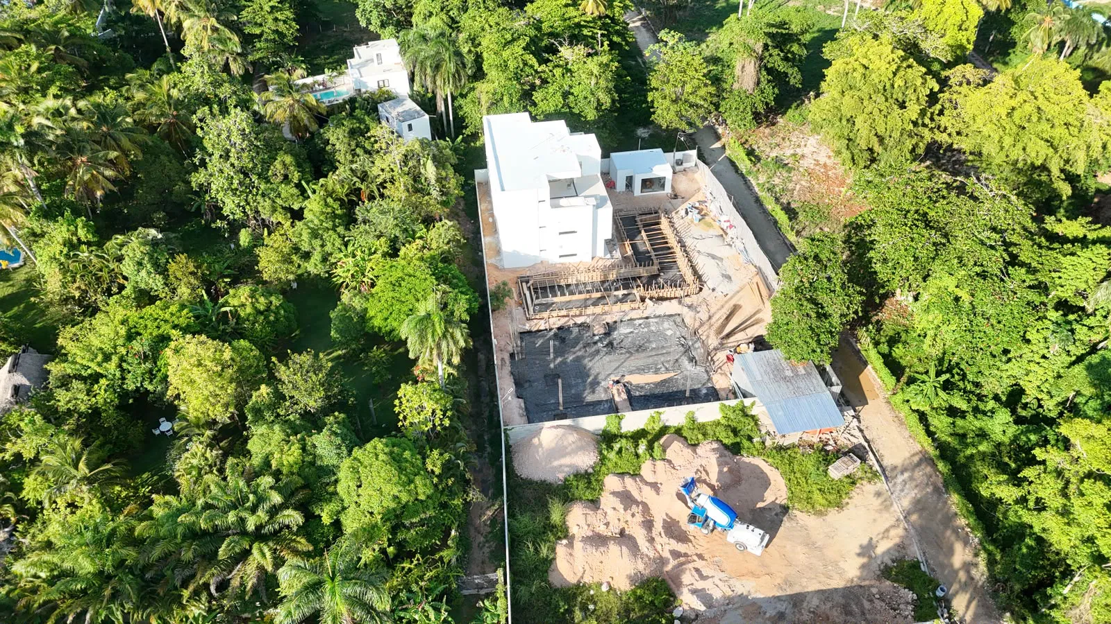 Your ideal seaside retreat in Playa Ballena is just one step away from becoming reality